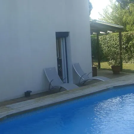 10 Mn A6-A7-A89. Villa Avec Piscine Et Climatisation Dommartin (Rhone)