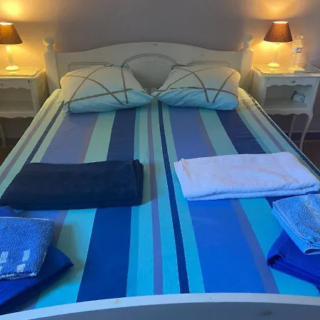 Villa 10 Mn A6-A7-A89. Villa Avec Piscine Et Climatisation *